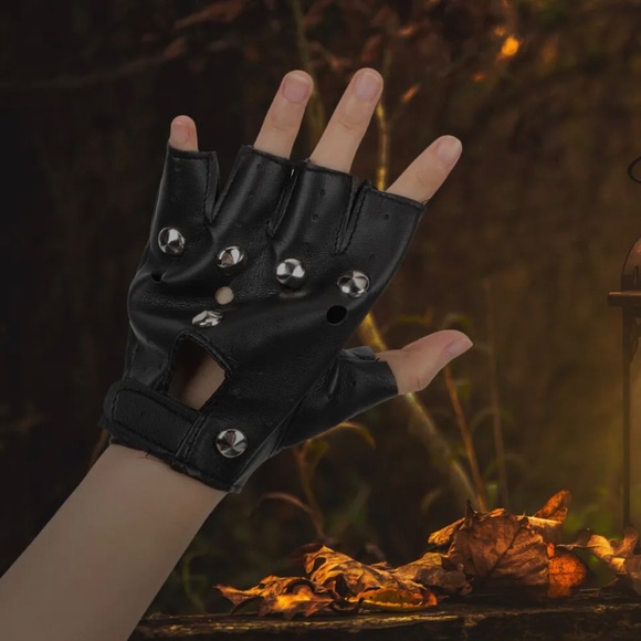 Studded Gloves - Picture 11 of 11